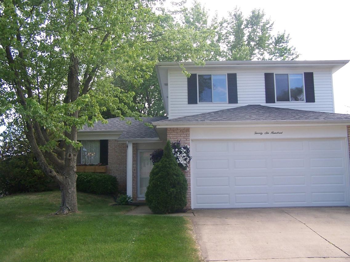 2600 Yellow Star St., Woodridge, IL 60517
