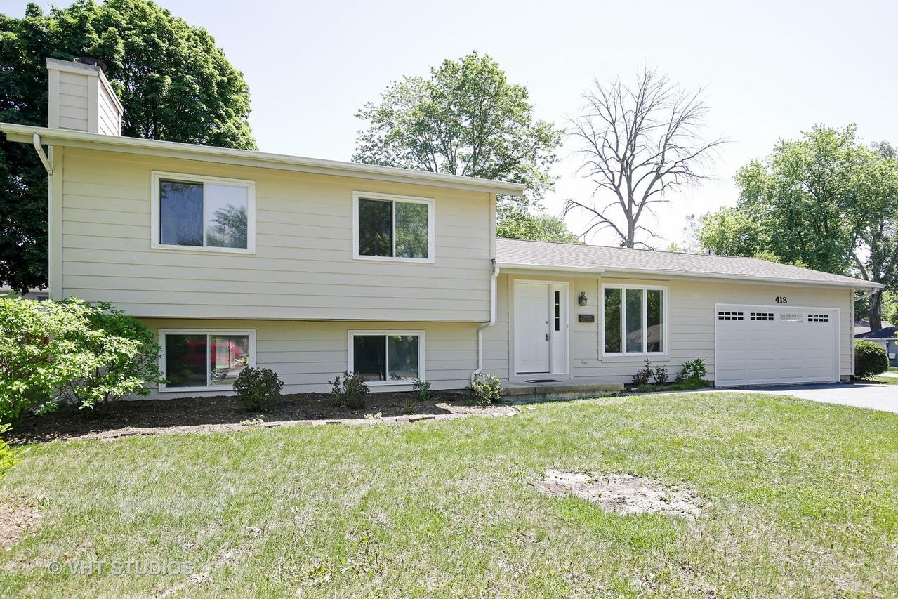 418 S 10th Ave., St. Charles, IL 60174