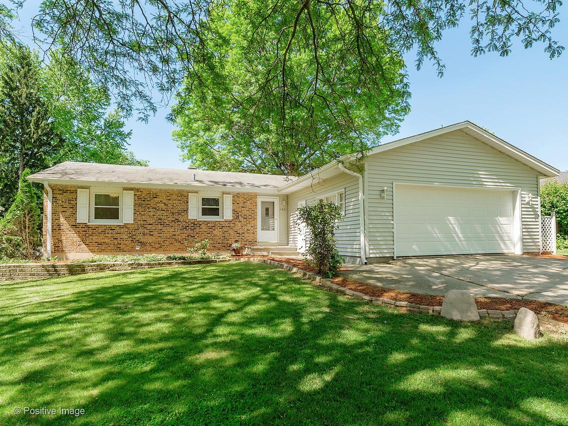 22W403 Teakwood Dr., Glen Ellyn, IL 60137