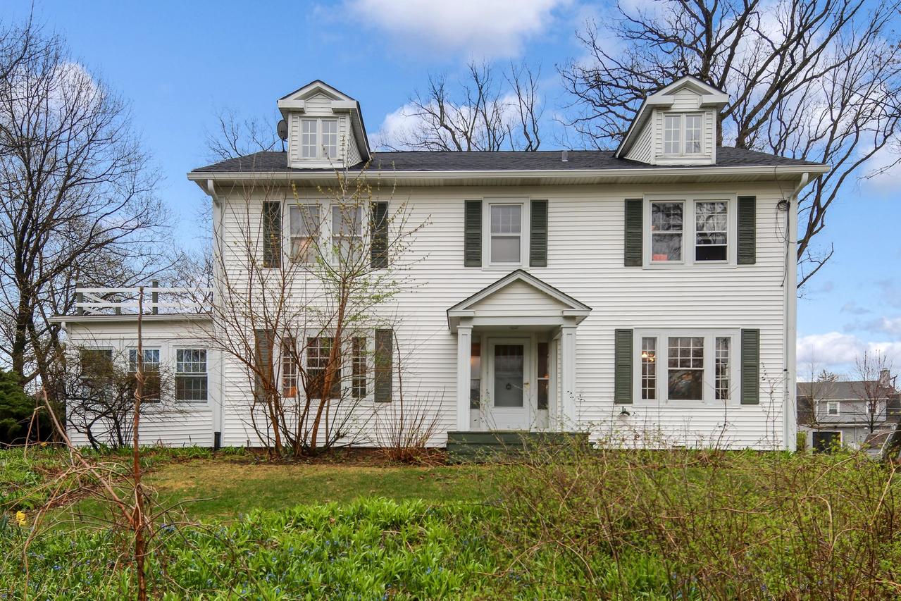 5426 Brookbank Rd., Downers Grove, IL 60515