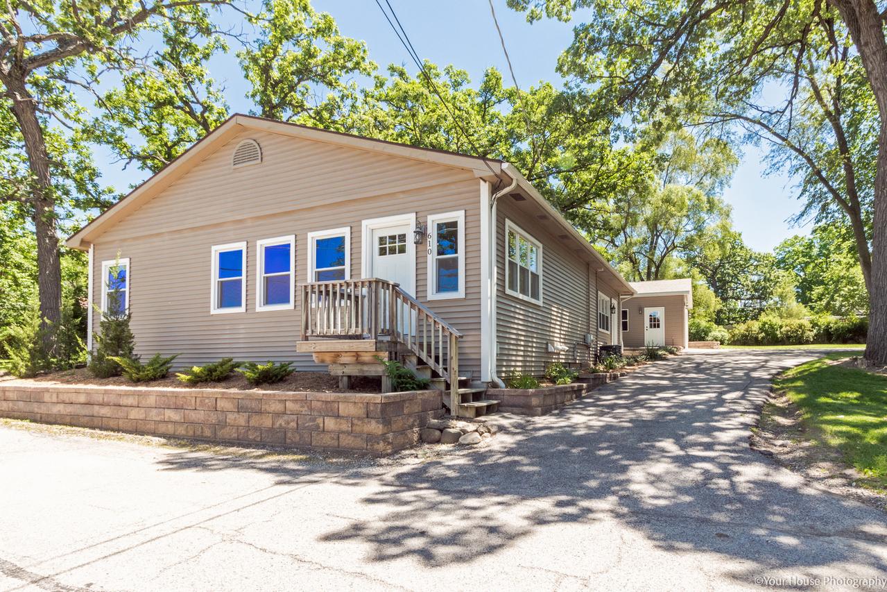 610 Mineral Springs Dr., Mchenry, IL 60051