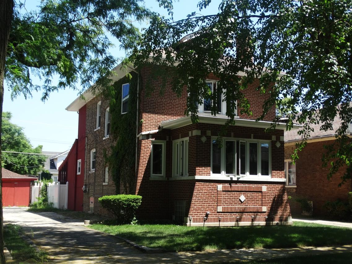 7717 S Bennett Ave., Chicago, IL 60649