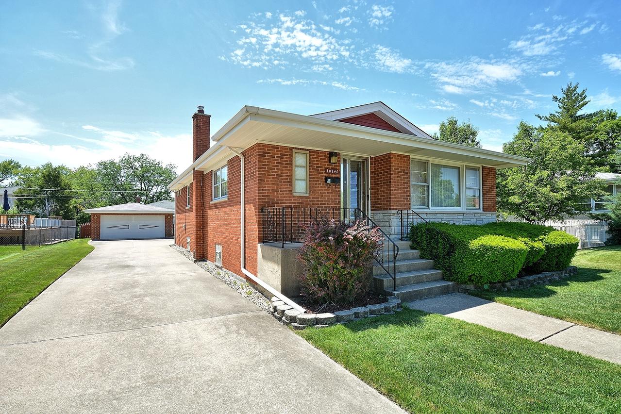 10840 S Kenneth Ave., Oak Lawn, IL 60453