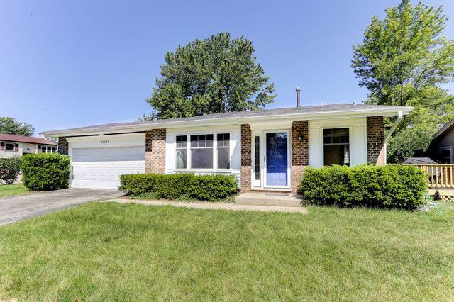 5S764 Malibu Ln., Naperville, IL 60540