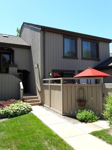 270 Bluff Ct. #D, Barrington, IL 60010