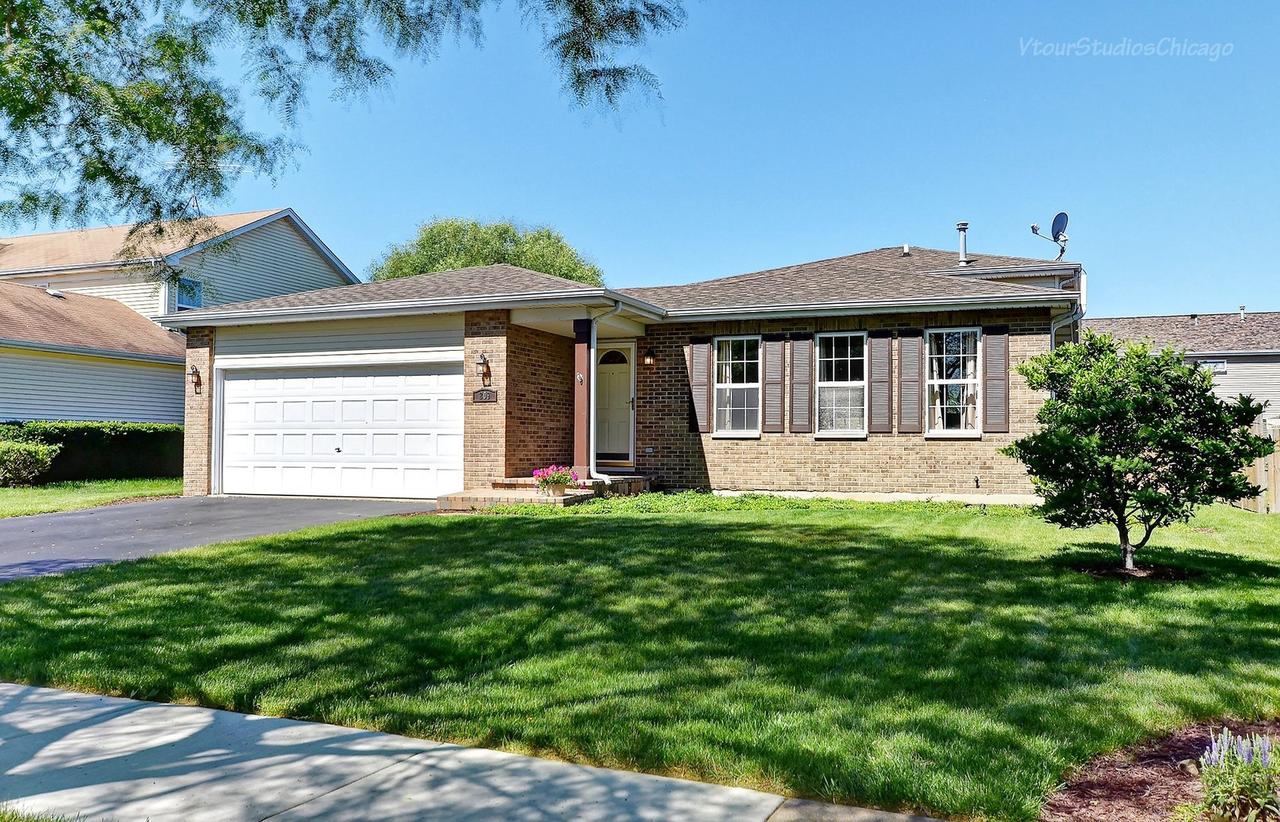 209 Chestnut Ln., Bolingbrook, IL 60490