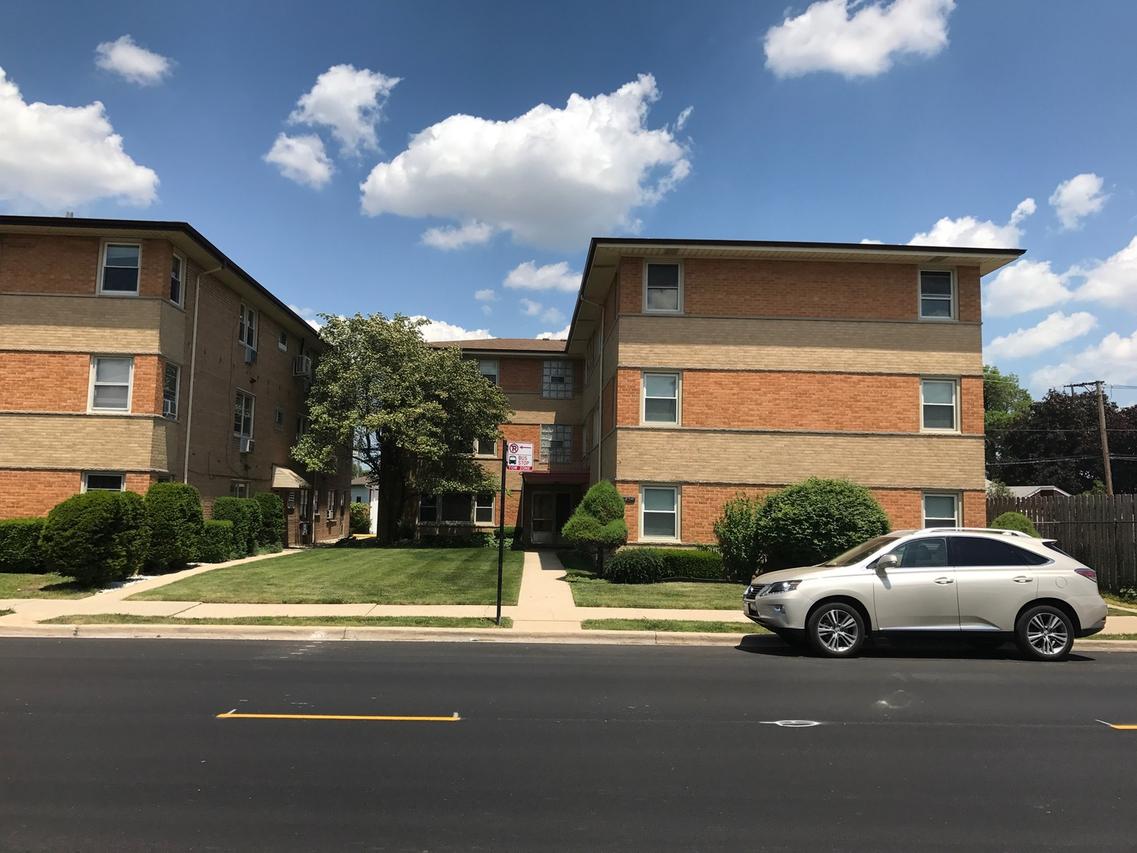 6454 W Higgins Ave. #1C, Chicago, IL 60656