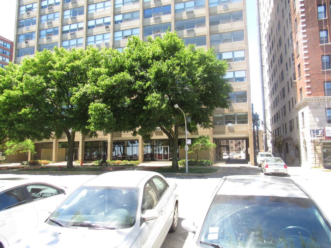 5530 S Shore Dr. #20C, Chicago, IL 60637