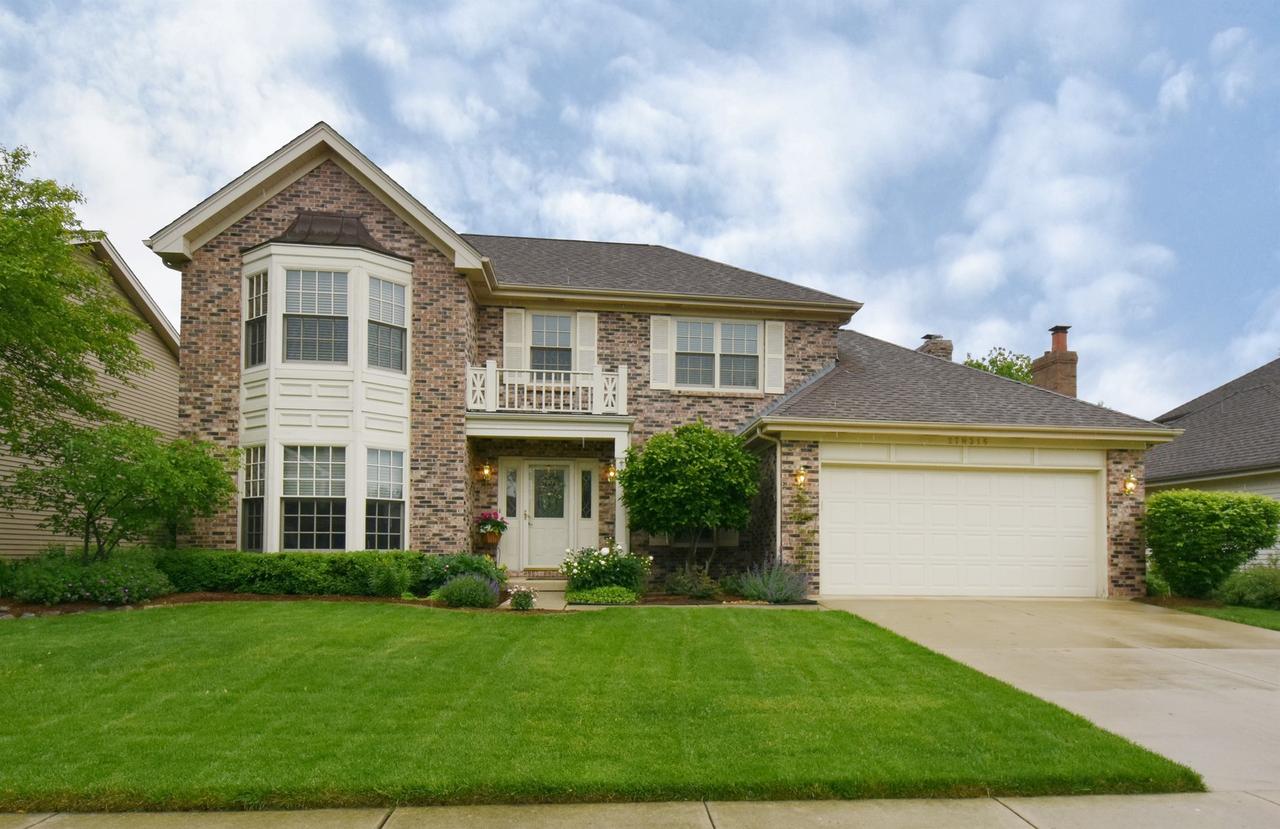 27W316 Chartwell Dr., Winfield, IL 60190