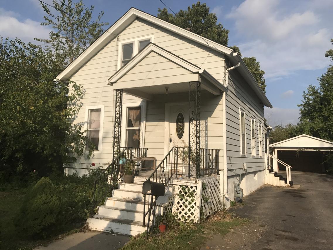 757 Sheridan Ave., Aurora, IL 60505