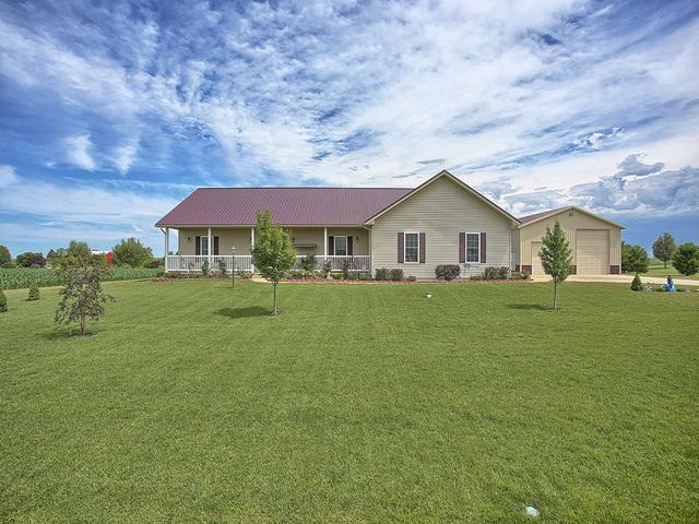 1356 E 2950 North Rd., Mansfield, IL 61854