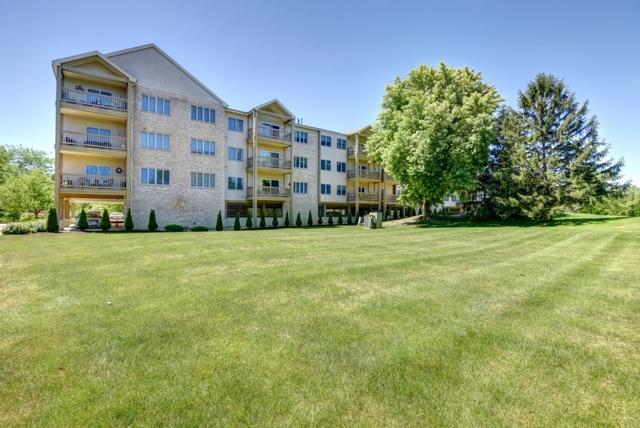 3801 Clubhouse Dr. #303, Champaign, IL 61822