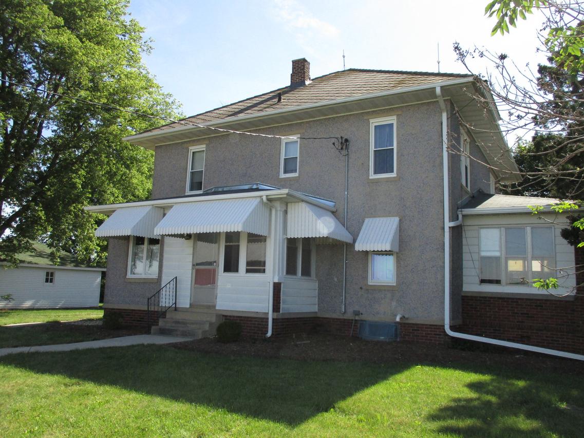 9095 N 1925 Ave., Sheffield, IL 61361