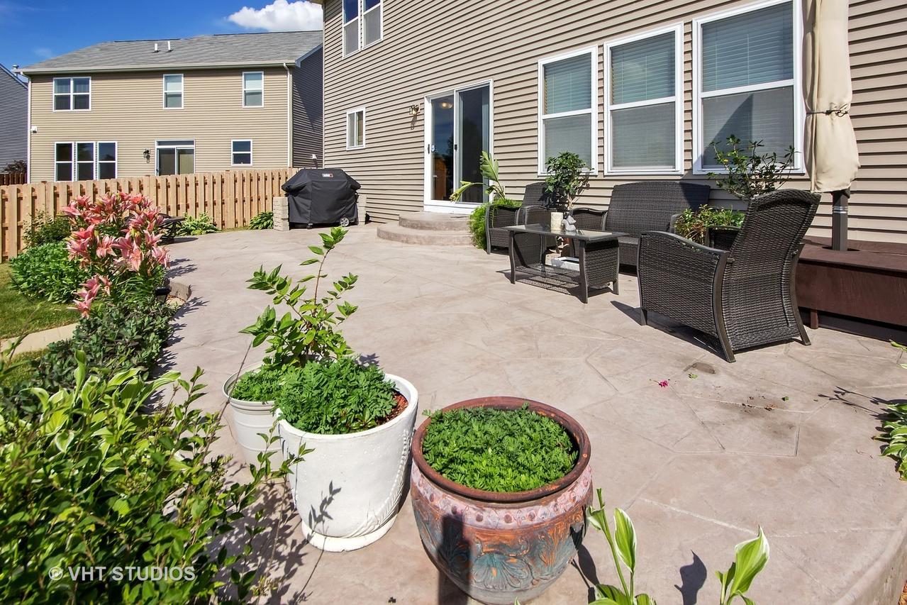 907 Treesdale Way, Joliet, IL 60431