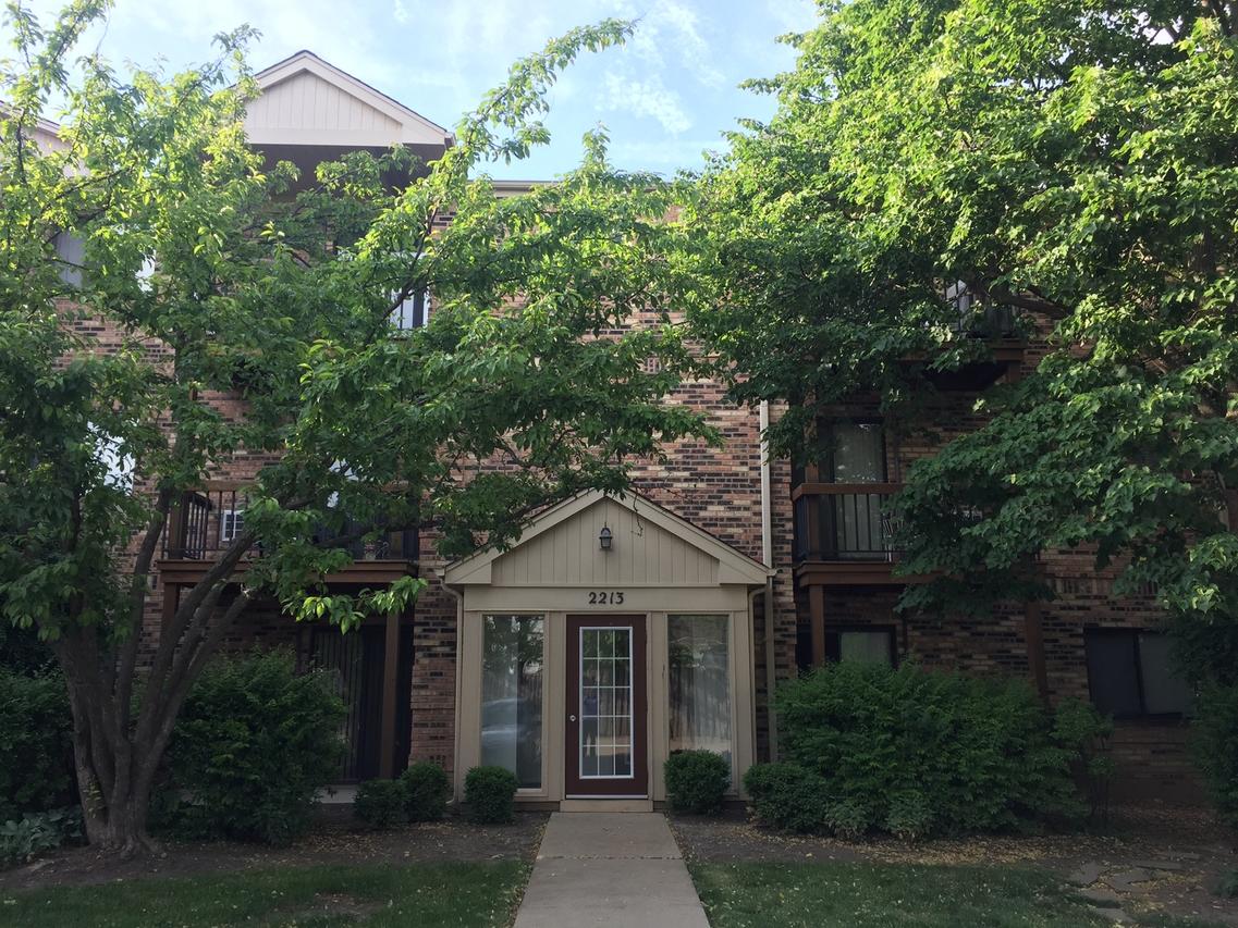 2213 Nichols Rd. #22E, Arlington Heights, IL 60004