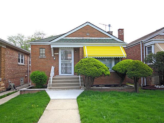 8833 S Crandon Ave., Chicago, IL 60617