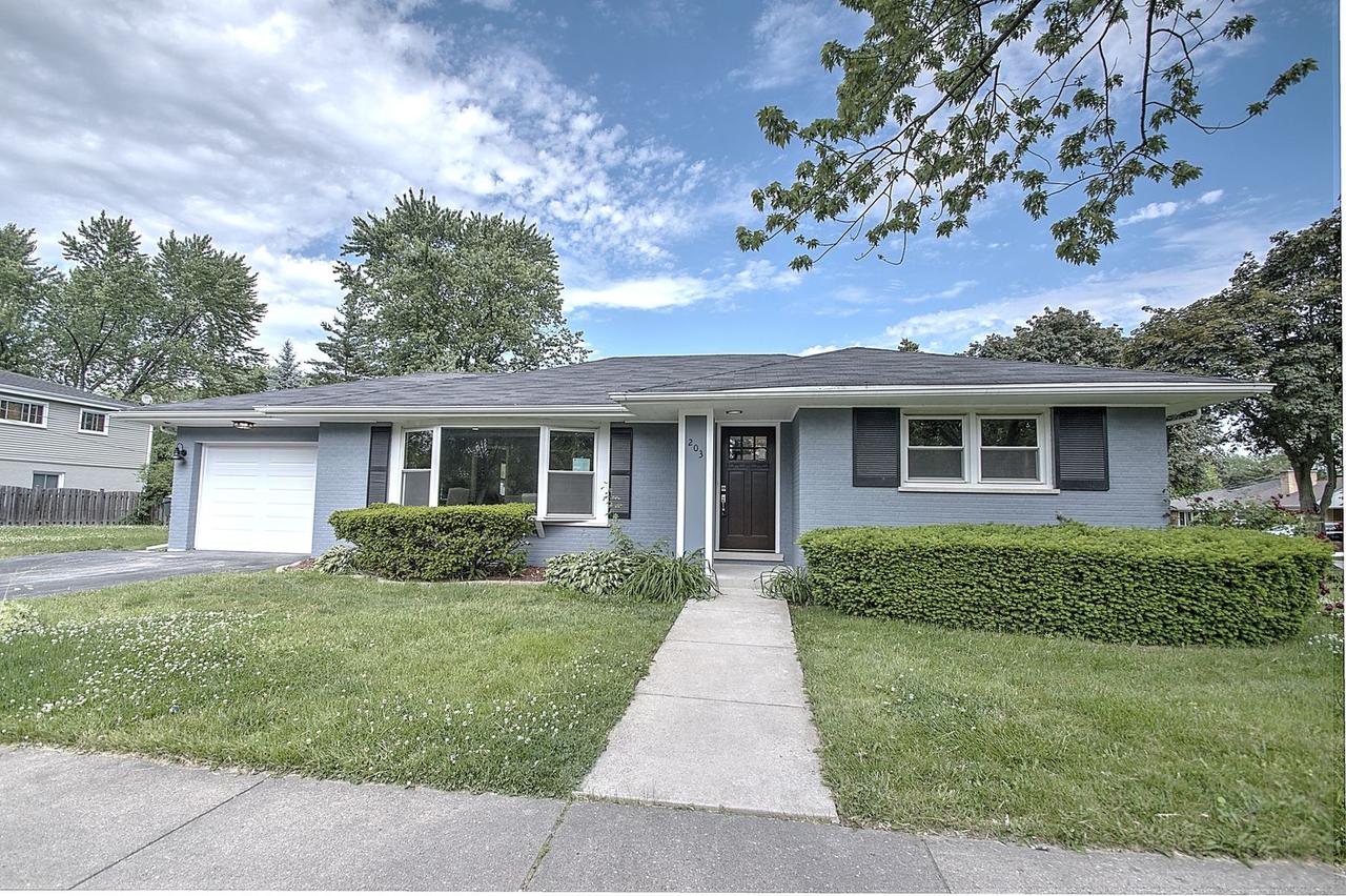 203 N Dwyer Ave., Arlington Heights, IL 60005