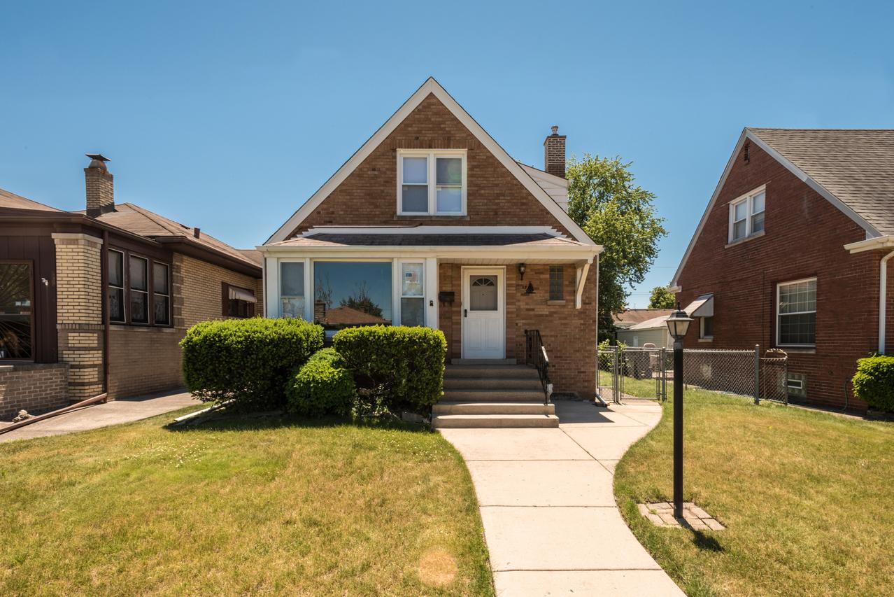 35 Elizabeth St., Calumet City, IL 60409