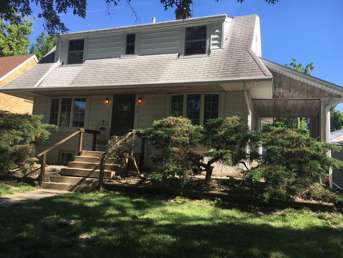 910 W Charles St., Champaign, IL 61821