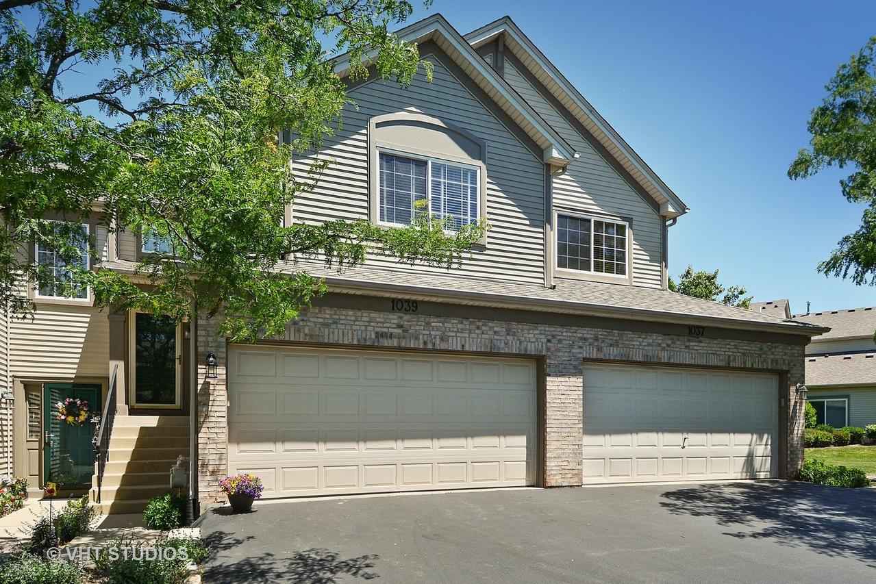 1039 Parkhill Cir., Aurora, IL 60502