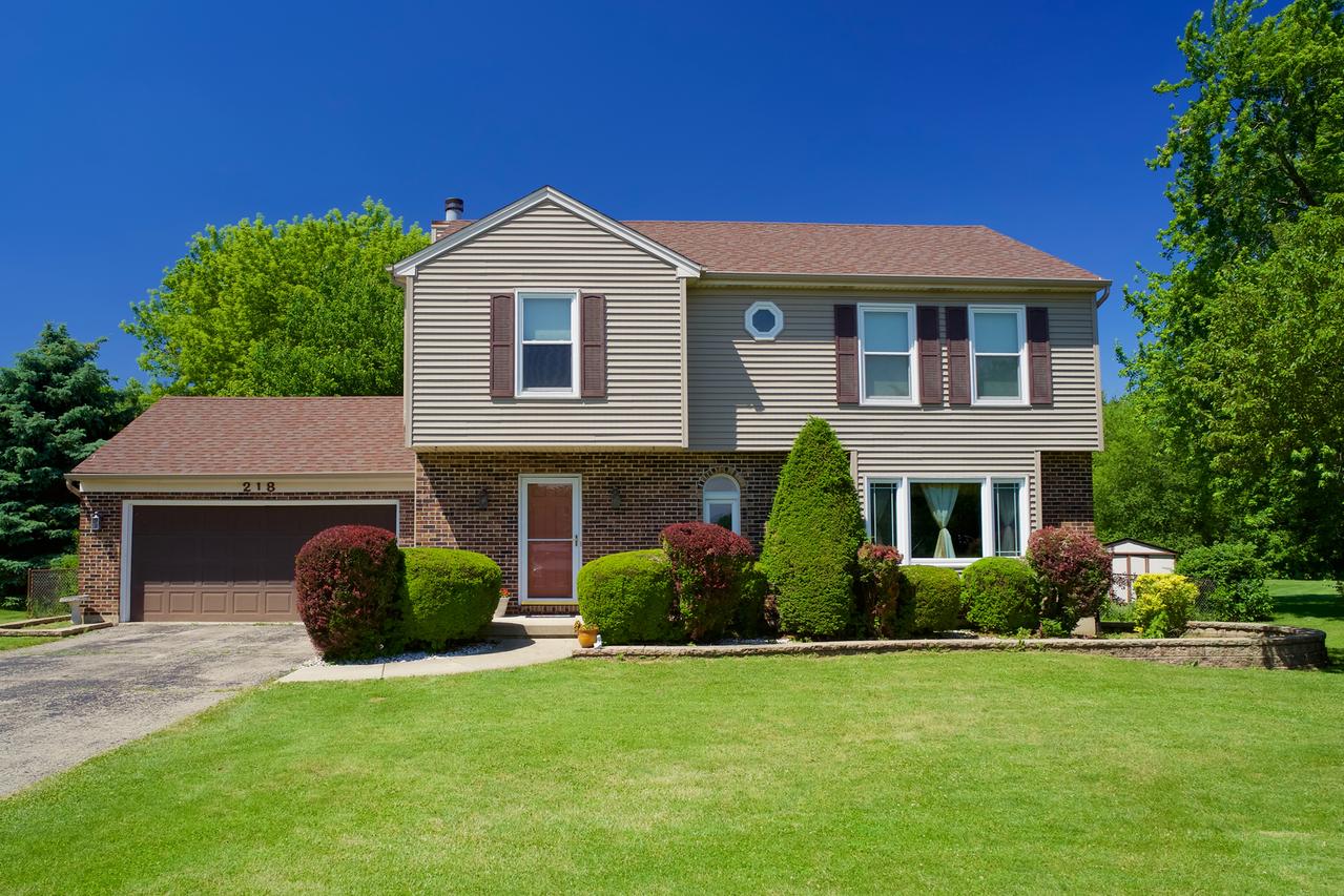 218 Dickson Ct., Yorkville, IL 60560