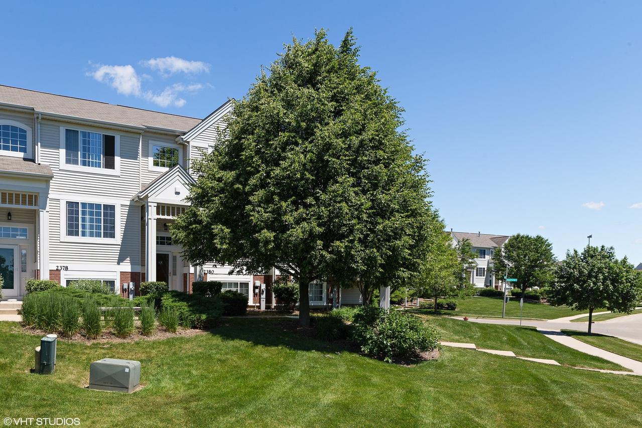 2380 Oakfield Ct., Aurora, IL 60503