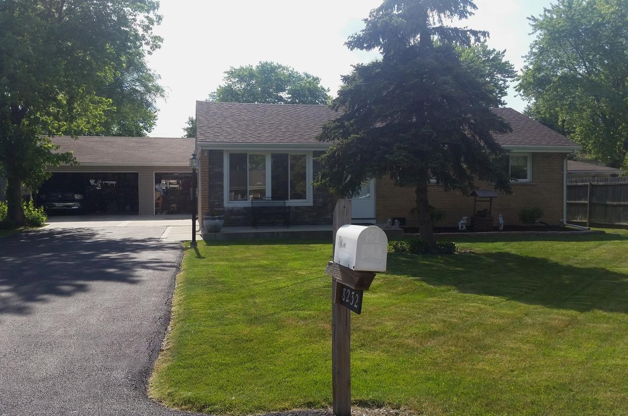 8232 S 83rd Ave., Justice, IL 60458