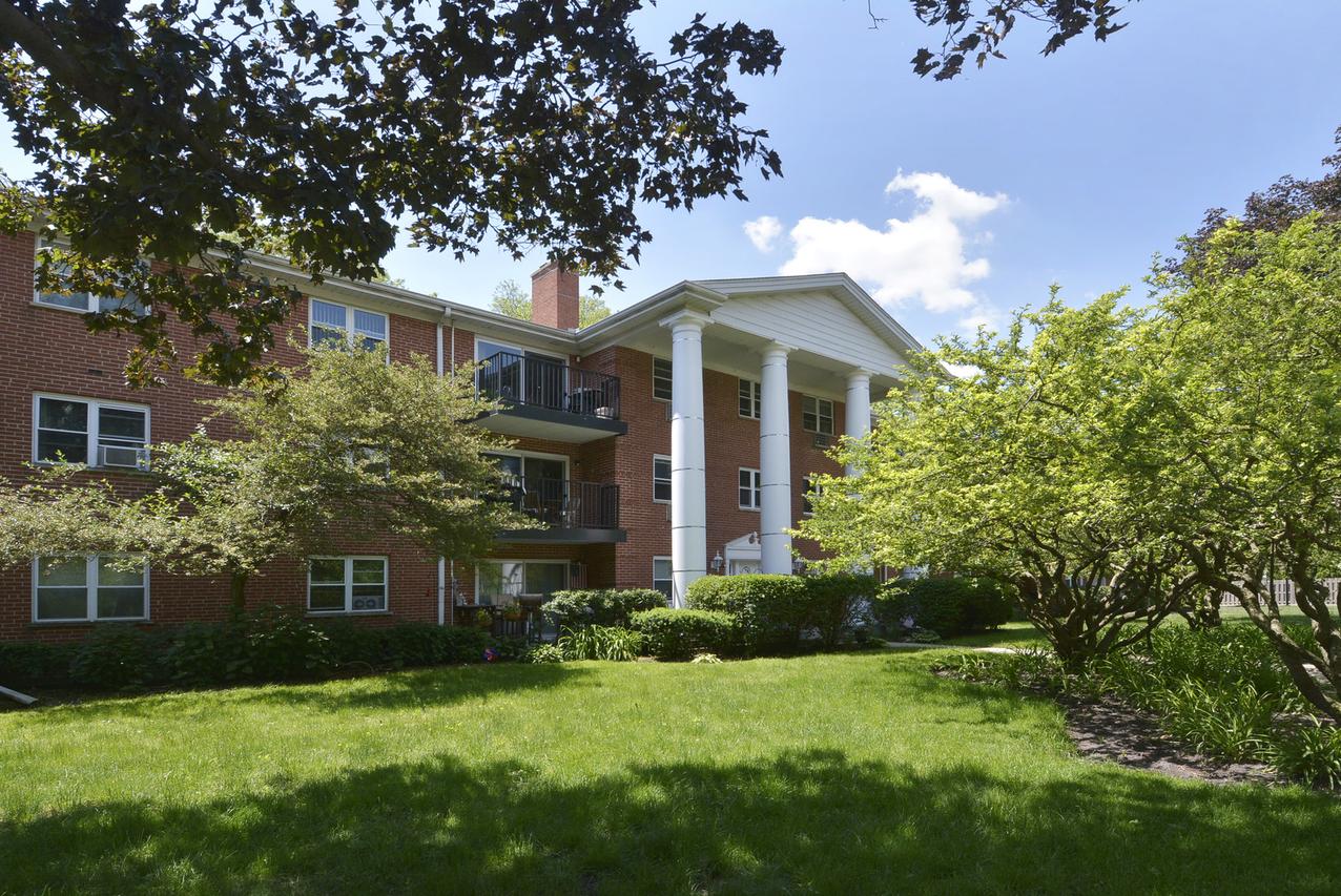 809 E Miner St. #1C, Arlington Heights, IL 60004