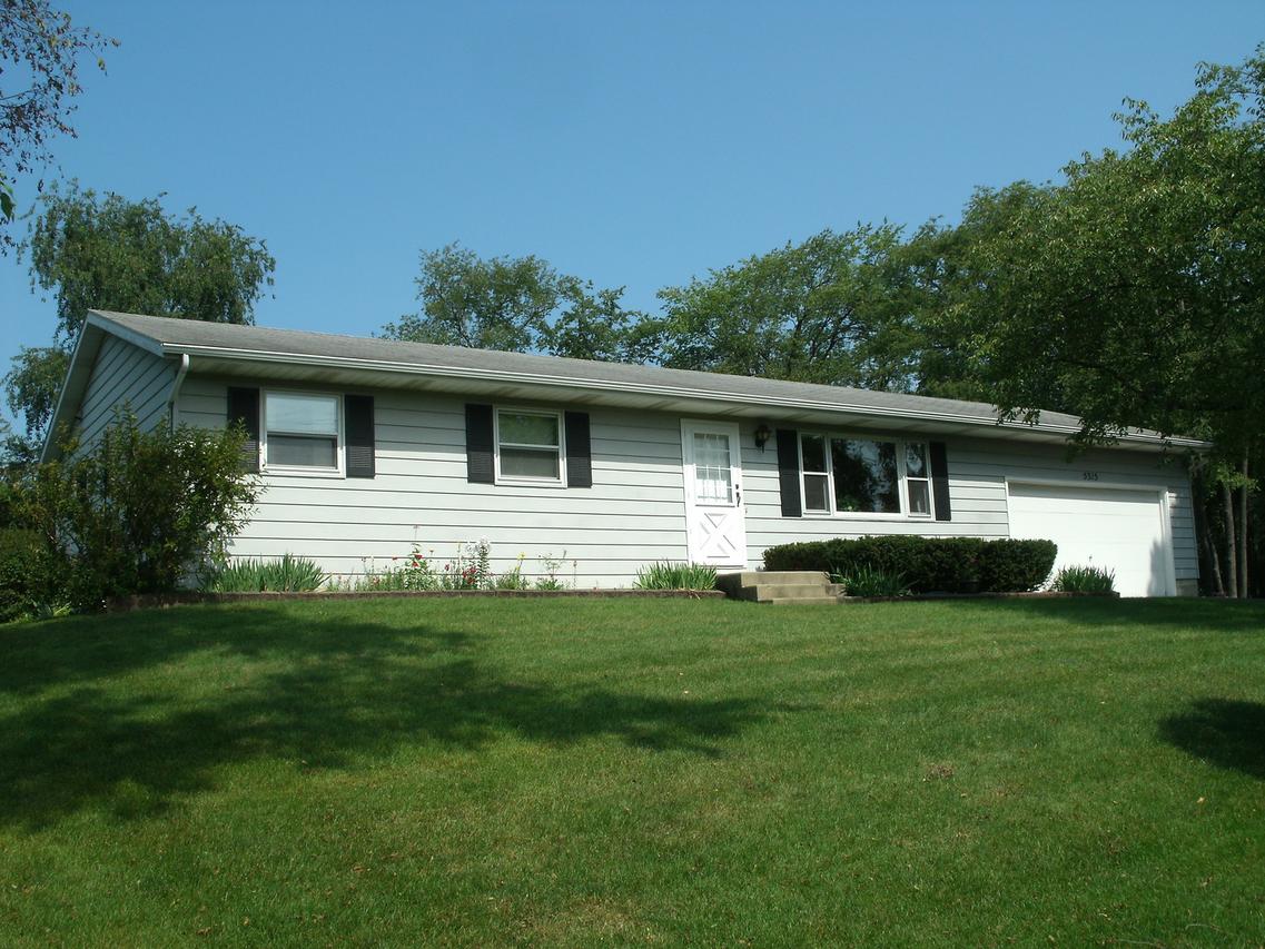 5315 Stillwell Dr., Wonder Lake, IL 60097