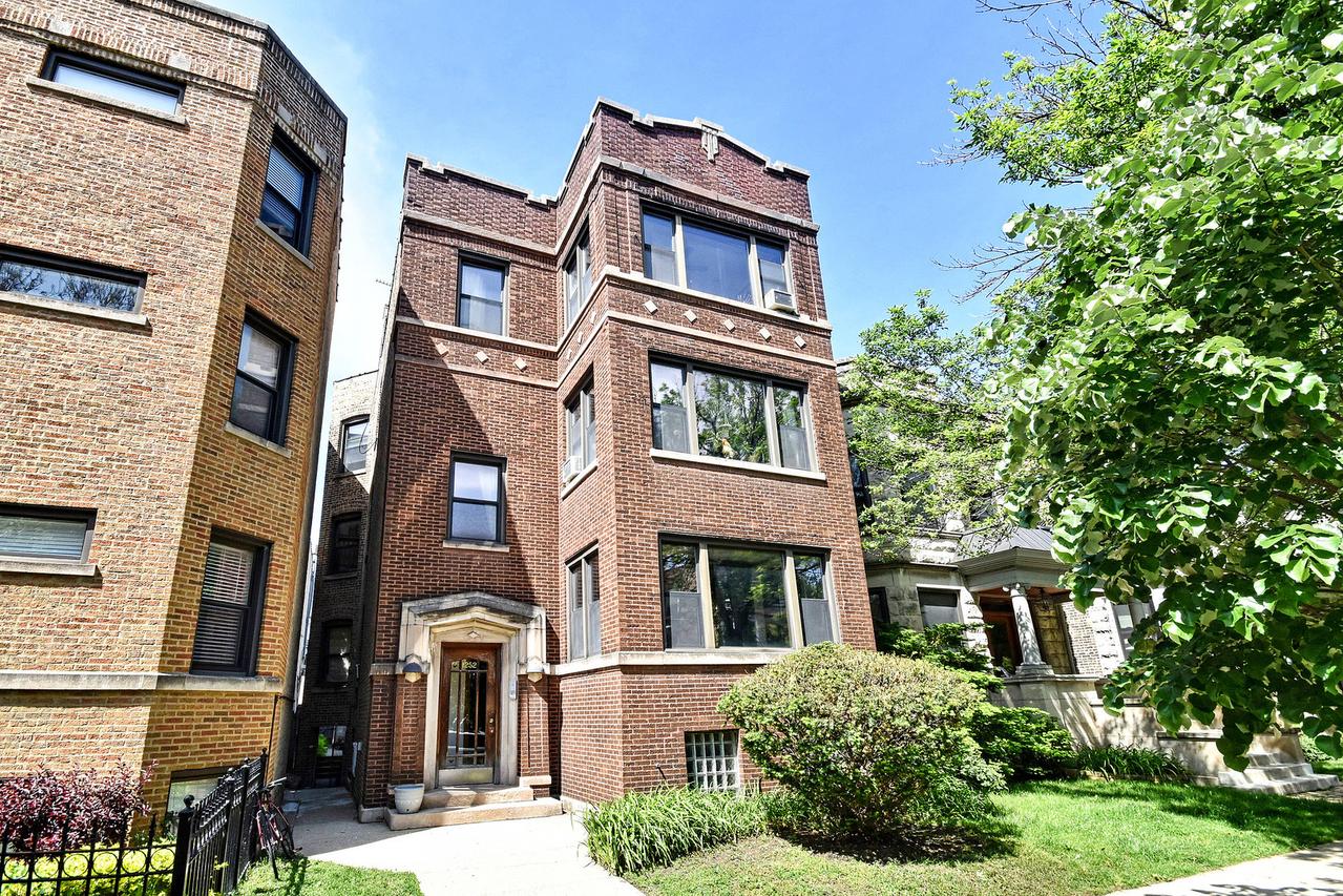 1252 W Newport Ave., Chicago, IL 60657