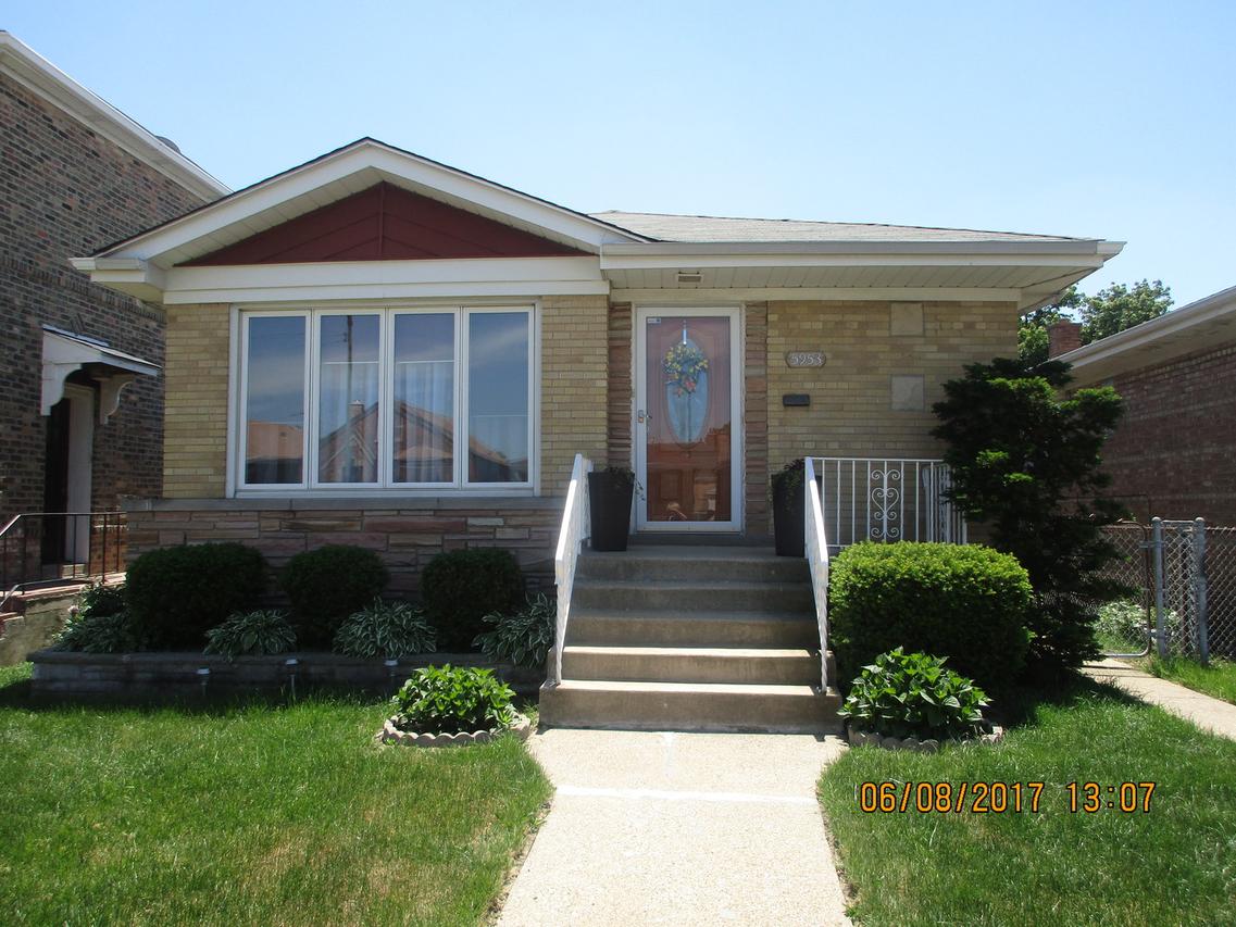 5953 W Foster Ave., Chicago, IL 60630