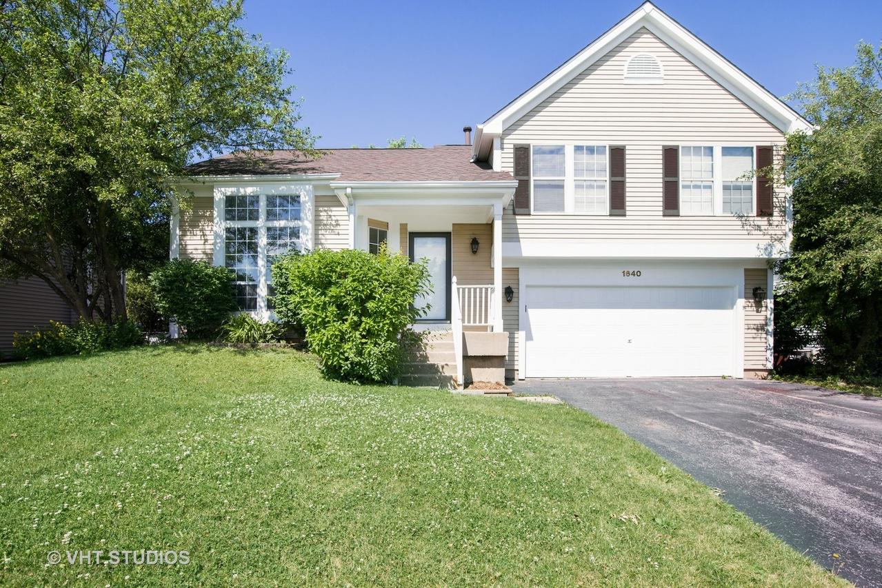 1640 Stockton Ln., Crystal Lake, IL 60014