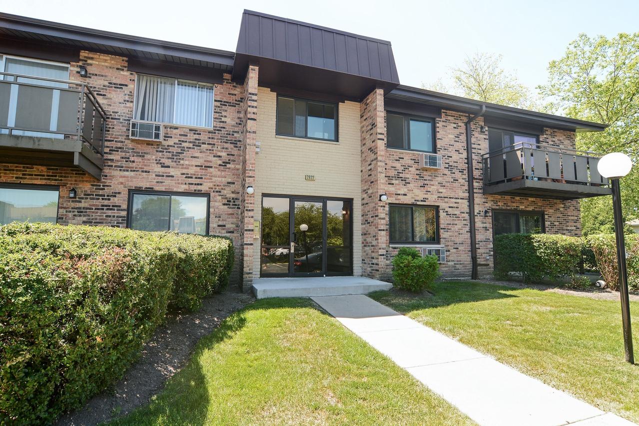 2622 N Windsor Dr. #202, Arlington Heights, IL 60004