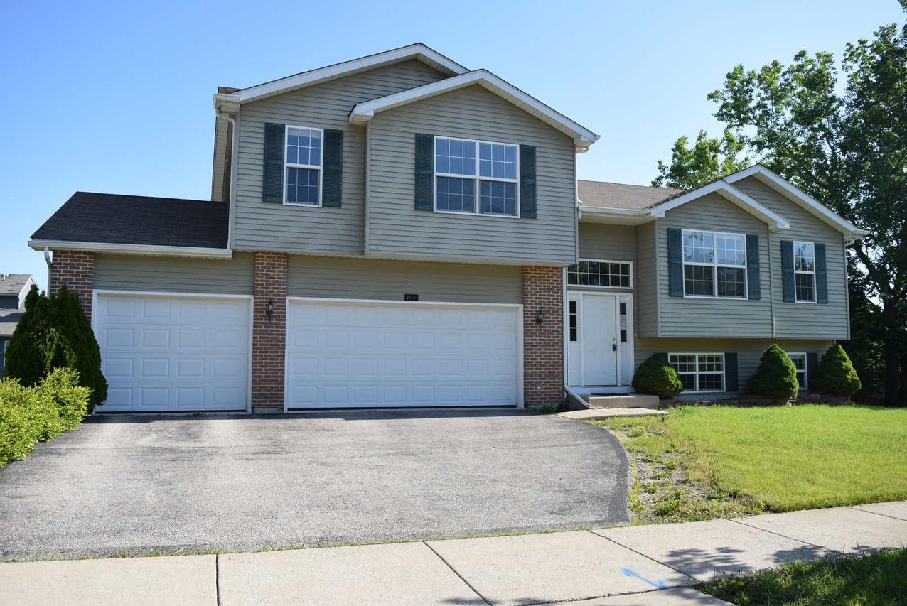 2716 Alan Ct., Waukegan, IL 60085