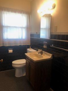 145 N Whistler Ave., Freeport, IL 61032