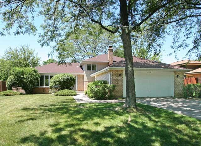 8372 Alden Ln., Darien, IL 60561