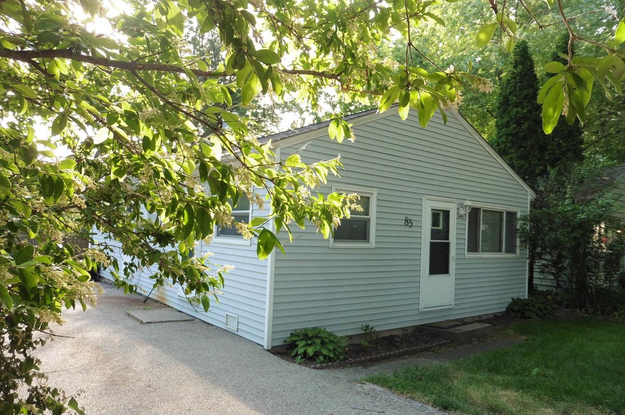 85 Della St., Crystal Lake, IL 60014