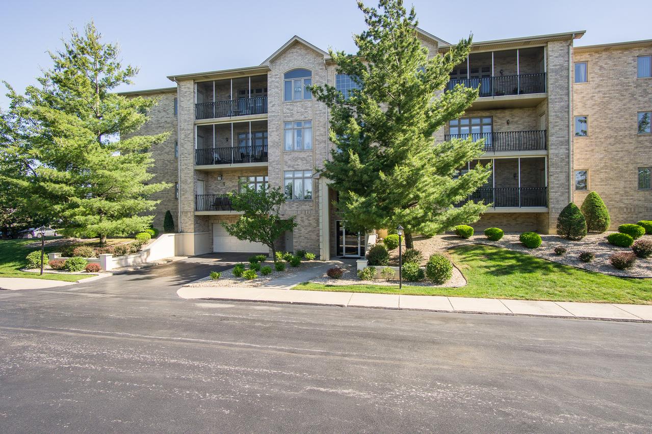 6321 Pine Ridge Ct. #2B, Tinley Park, IL 60477