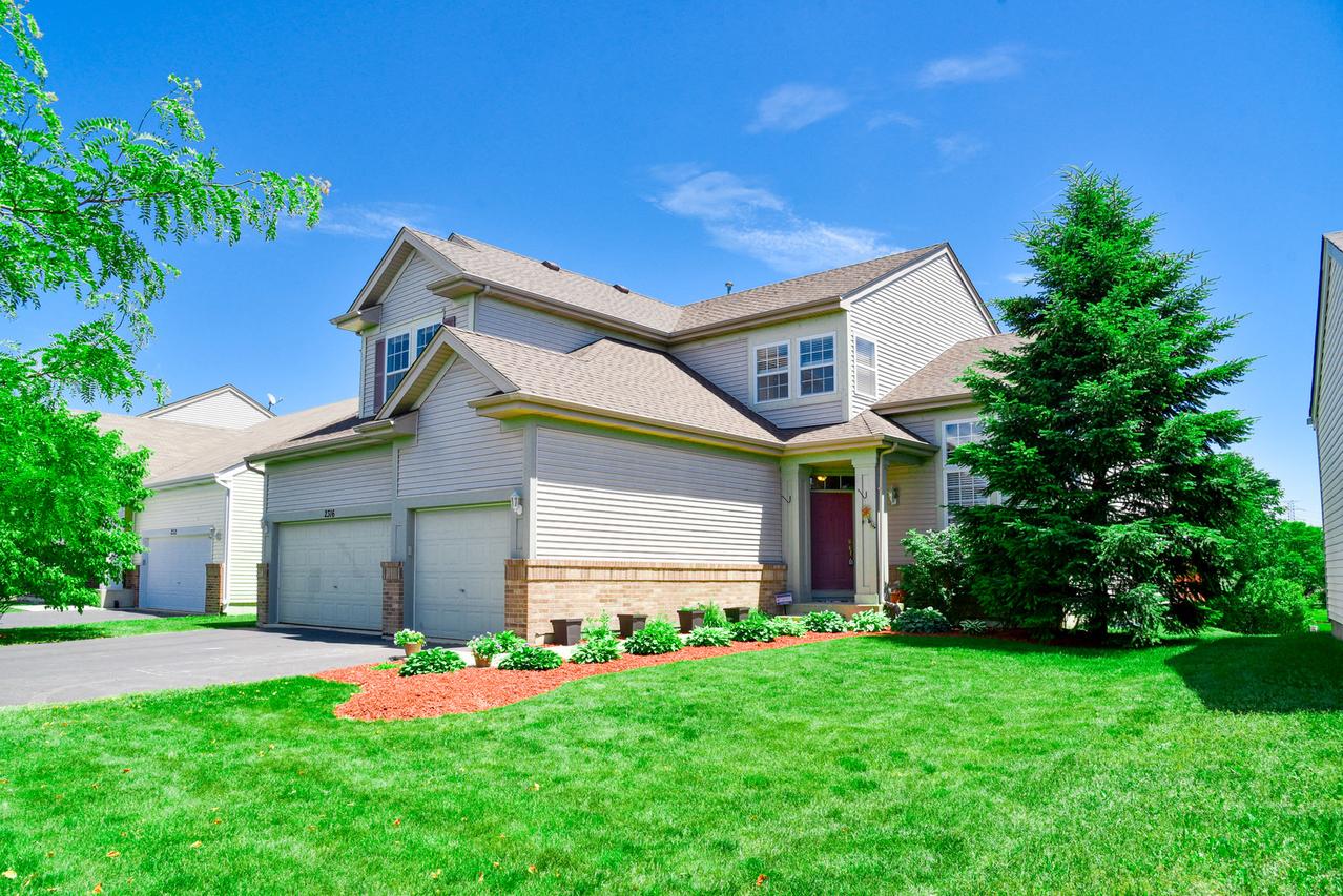 2316 Middlebury Dr., Aurora, IL 60503