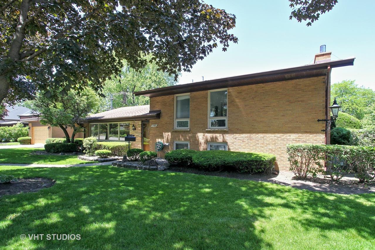 3902 W Estes Ave., Lincolnwood, IL 60712