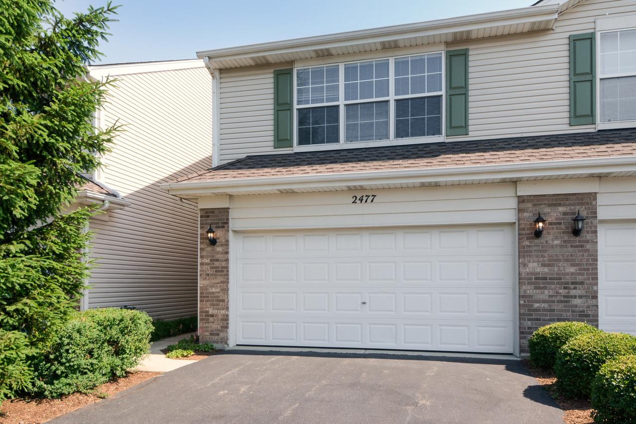 2477 Stoughton Cir., Aurora, IL 60502
