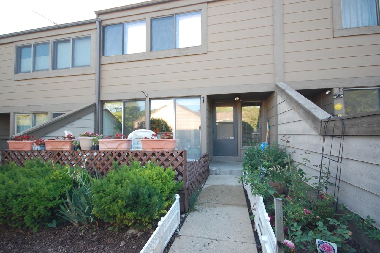 174 Aberdeen Ct., Geneva, IL 60134
