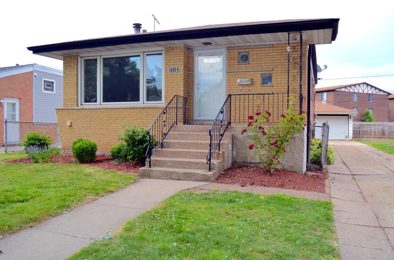4312 W Linecrest Dr., Alsip, IL 60803