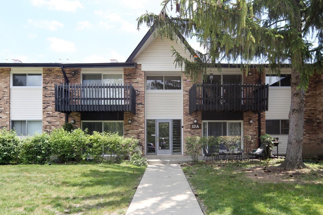 13A Kingery Quarter Ln. #202, Willowbrook, IL 60527