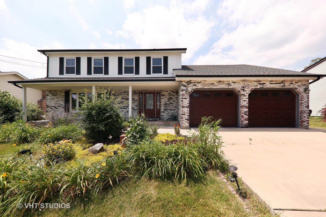 10S168 Oneill Dr., Burr Ridge, IL 60527