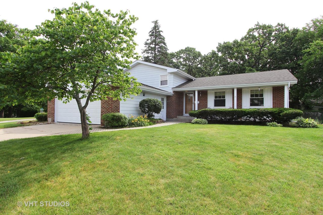 1020 Chesterfield Ct., Mchenry, IL 60050