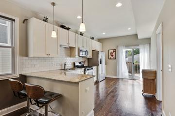 3250 N Drake Ave., Chicago, IL 60618