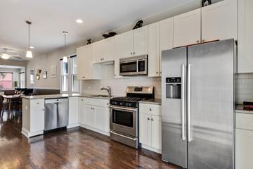 3250 N Drake Ave., Chicago, IL 60618