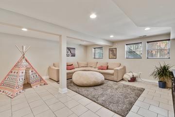 3250 N Drake Ave., Chicago, IL 60618