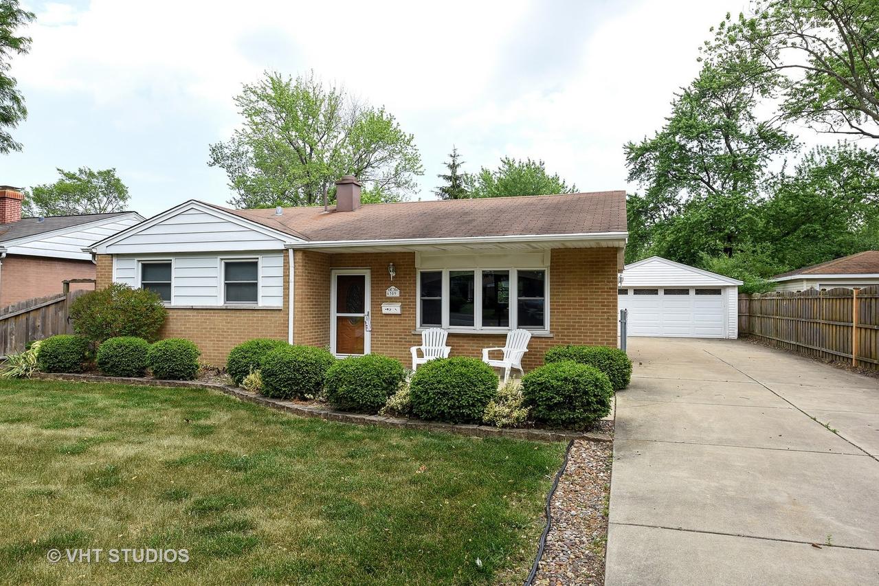 6309 Powell St., Downers Grove, IL 60516